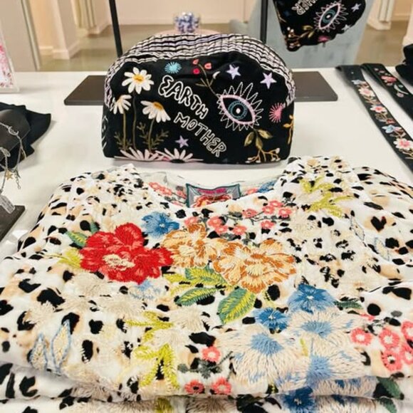 Johnny Was Cotton Embroidered Zipper Cosmetic Bag Handbag Makeup Purse Black NEW - Picture 6 of 6